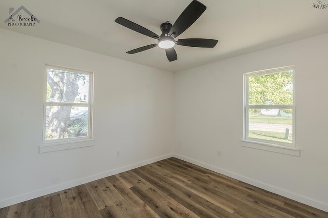 Building Photo - 103 Margaret St