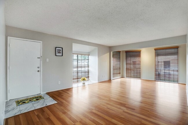 Building Photo - 12633 Memorial Dr