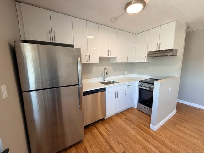 Building Photo - 1 bed in Belmont