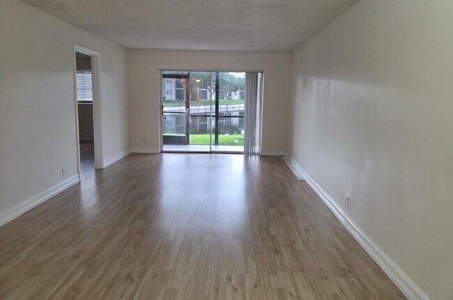 Building Photo - 7901 S Colony Cir