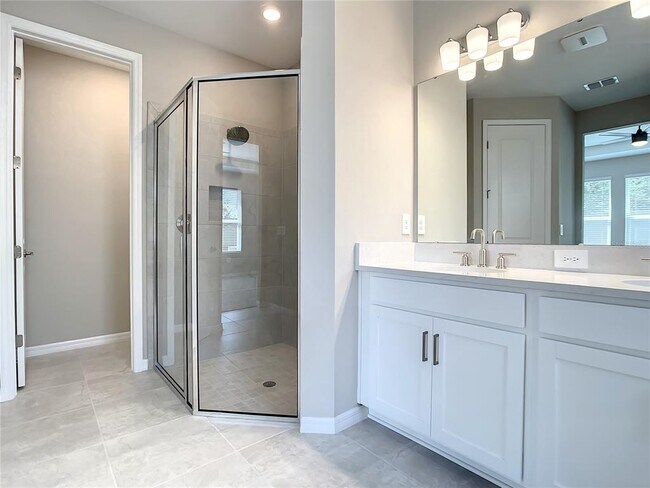 Building Photo - 2675 Ridgetop Ln