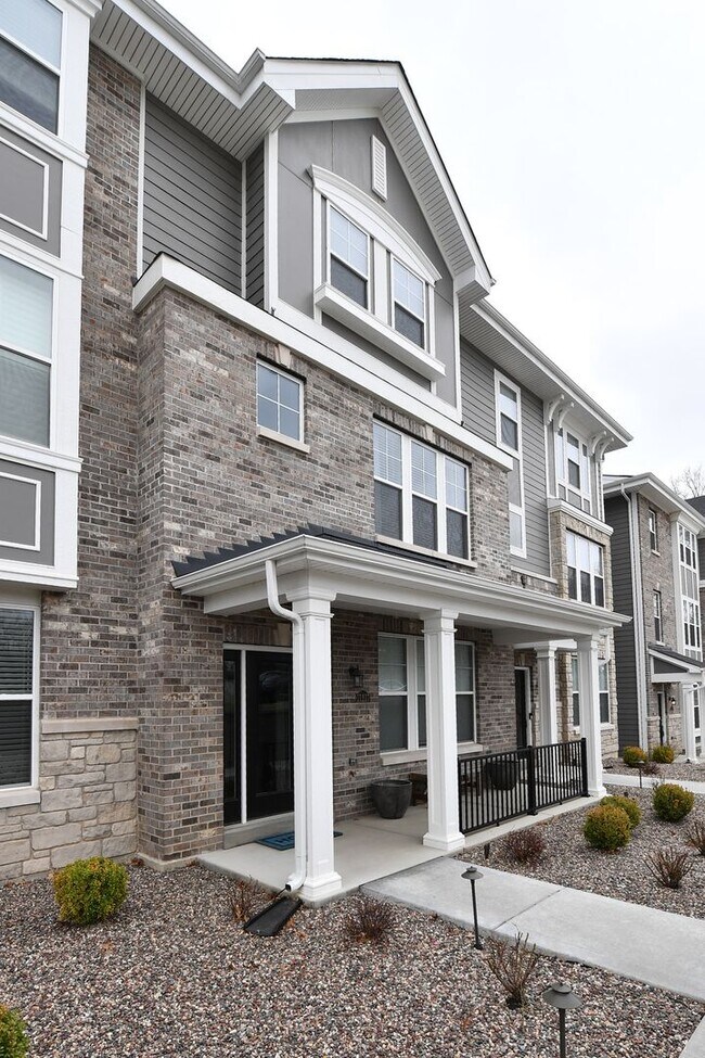 Building Photo - 11217 Talamore Cir
