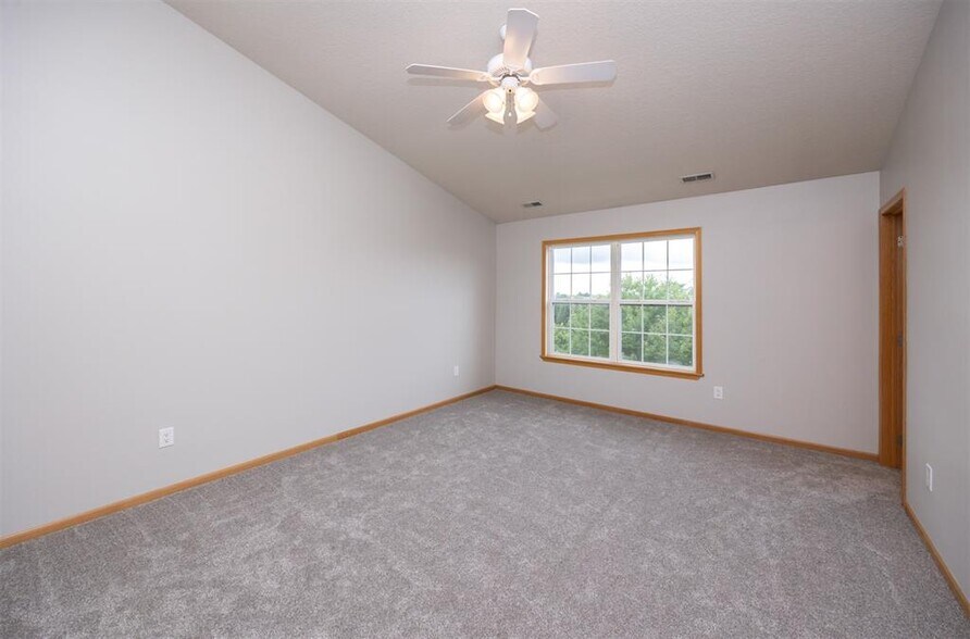 Master Bedroom - 928 NE Kamies Ln