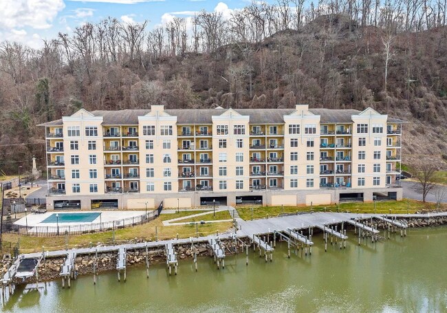Primary Photo - 3001 River Towne Way