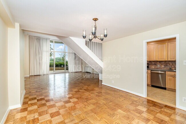 Building Photo - 1200 N Nash St