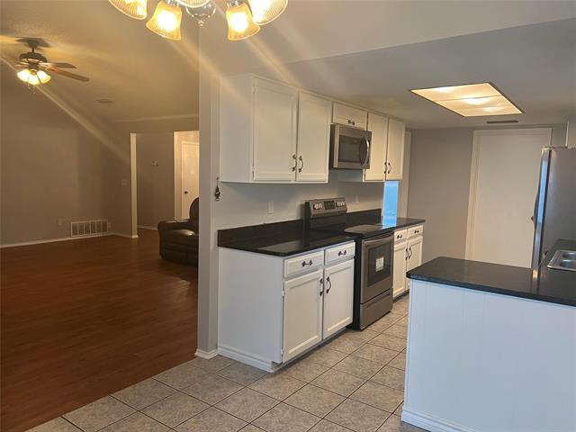 Building Photo - 1924 Berkner Dr