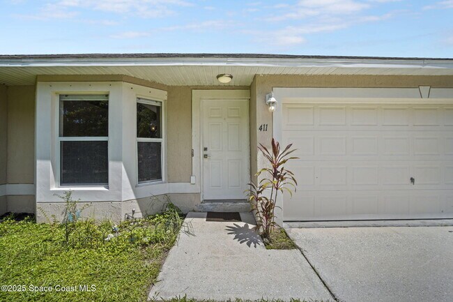 Building Photo - 411 Oceanside St