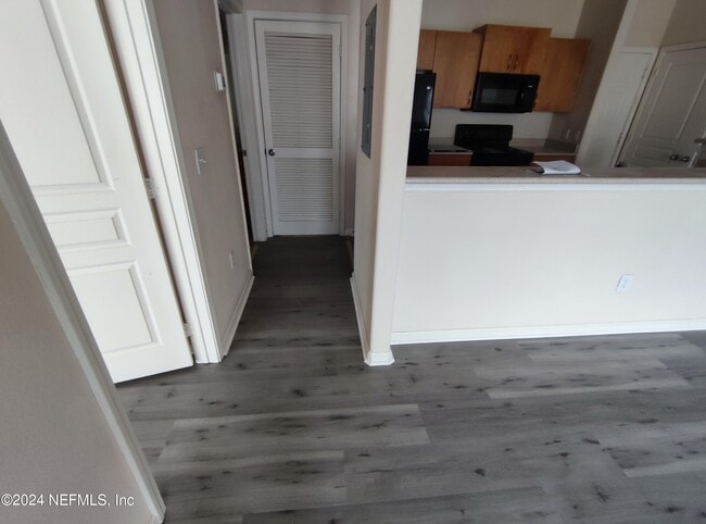 Building Photo - 8290 FL-211