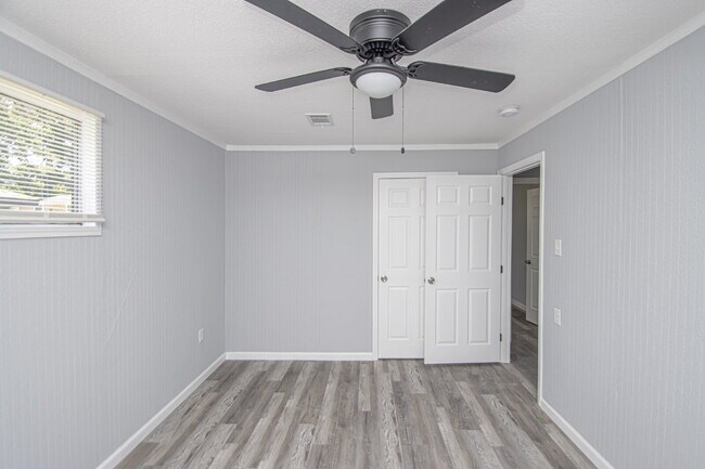 Building Photo - Live Better for Less – Updated 2BR Apartment in Benton, AR!