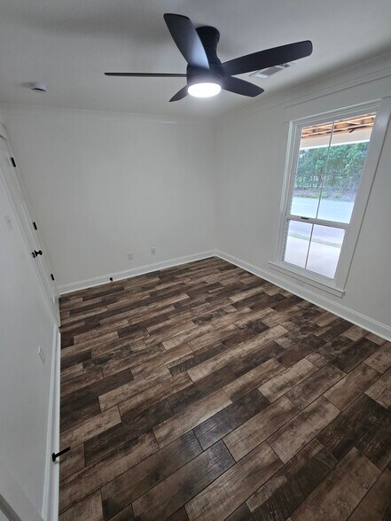 guest bedroom - 22375 Highway 36
