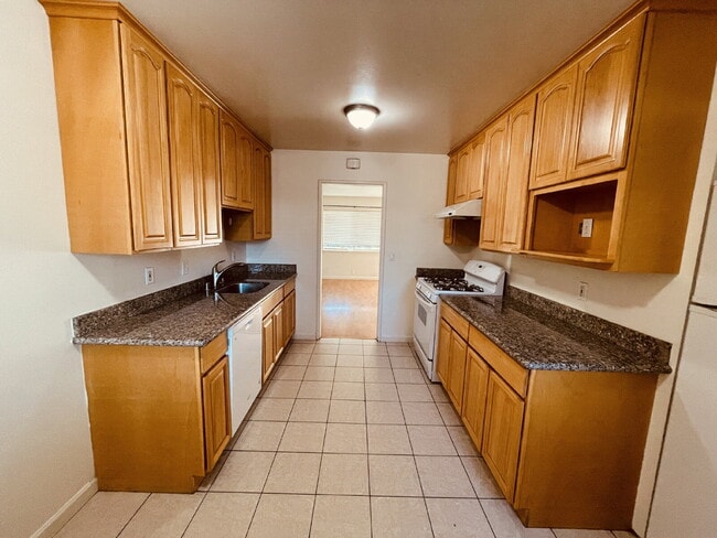 Building Photo - Peaceful 2-Bedroom Duplex with Private Yard & Bonus Studio Shed (San Jose)