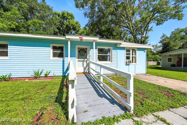 Building Photo - 355 Wildwood Ln