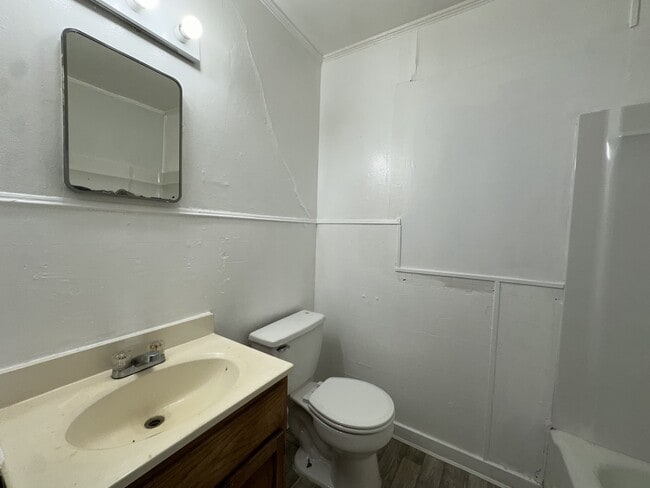 Building Photo - 519 Grand Ave