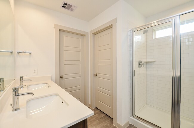 Building Photo - 2804 Wingmore Ln