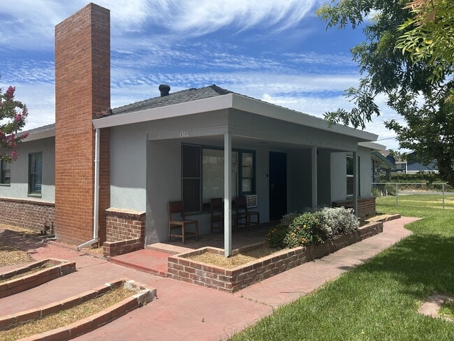 Primary Photo - 1301 Higbee Dr