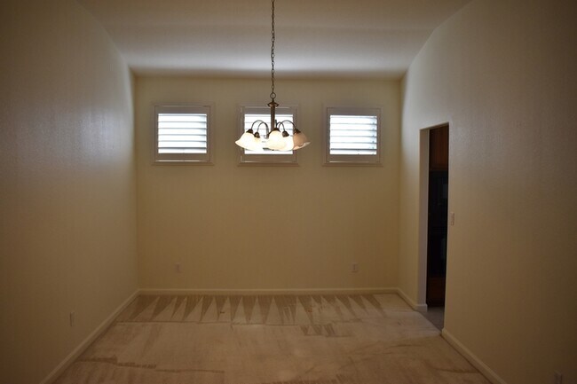 Building Photo - 2261 Pillsbury Rd