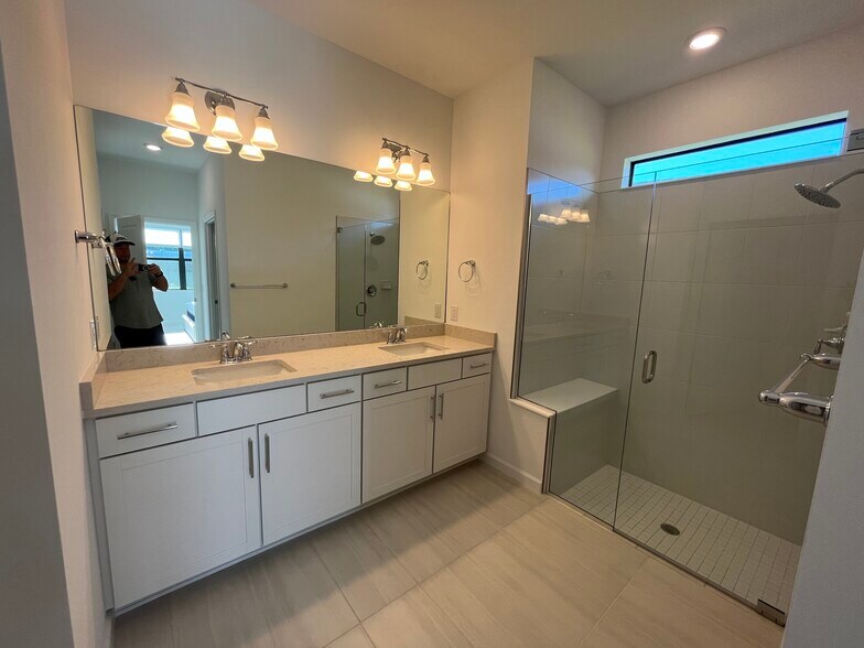 Building Photo - 2268 Yellowfin Cir