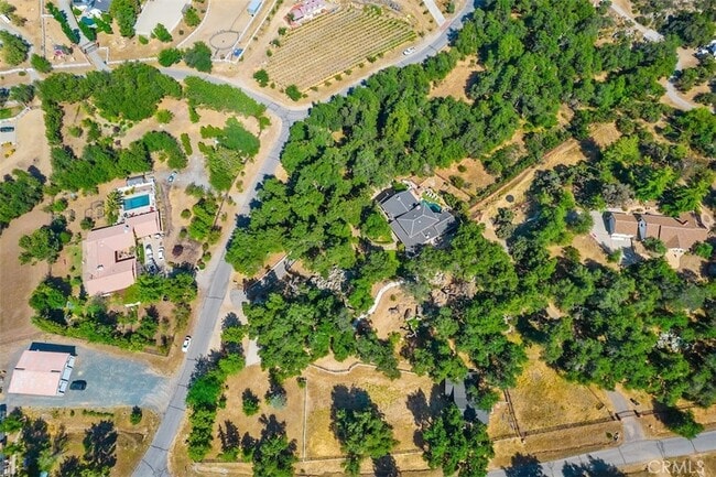 Building Photo - 35455 El Niguel Rd