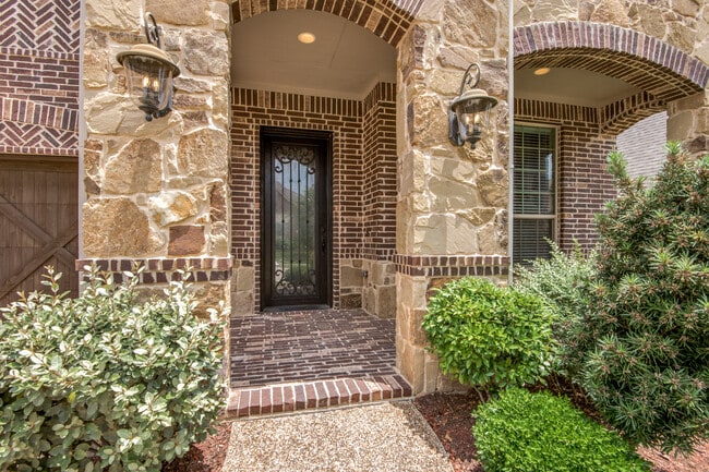 Building Photo - 2824 Earl Dr