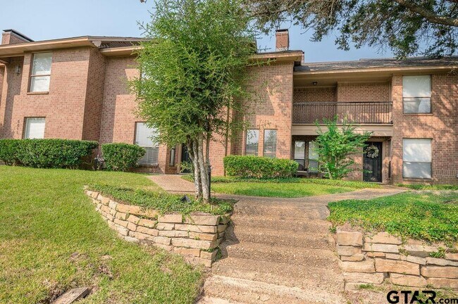 Building Photo - 5809 Hollytree-