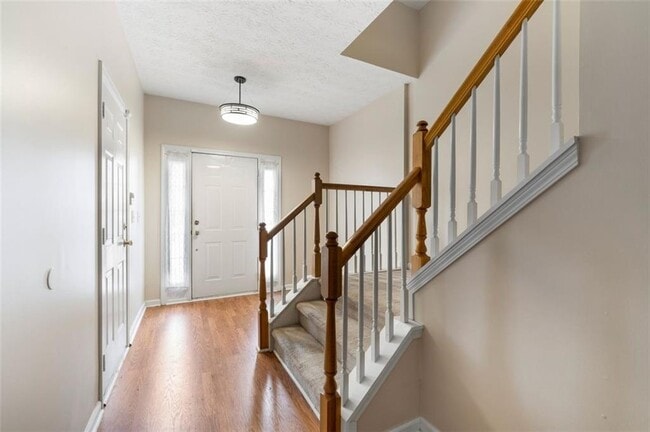 Building Photo - 532 Lantern Wood Dr
