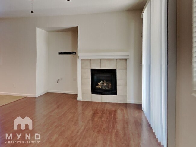 Building Photo - 10114 Upshaw Way