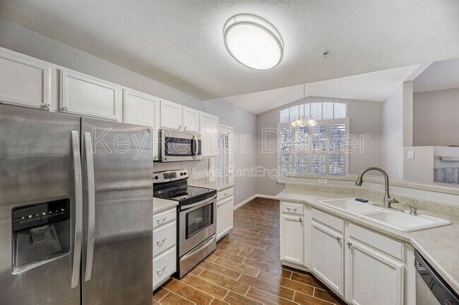 Building Photo - 7440 S Blackhawk St