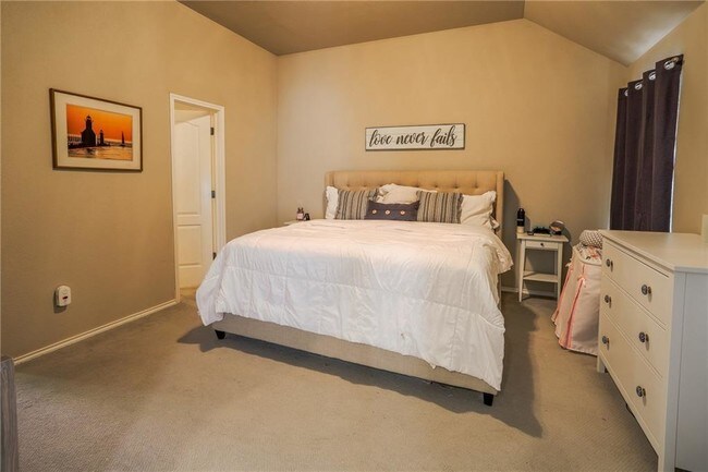 Building Photo - 10705 Casitas Dr