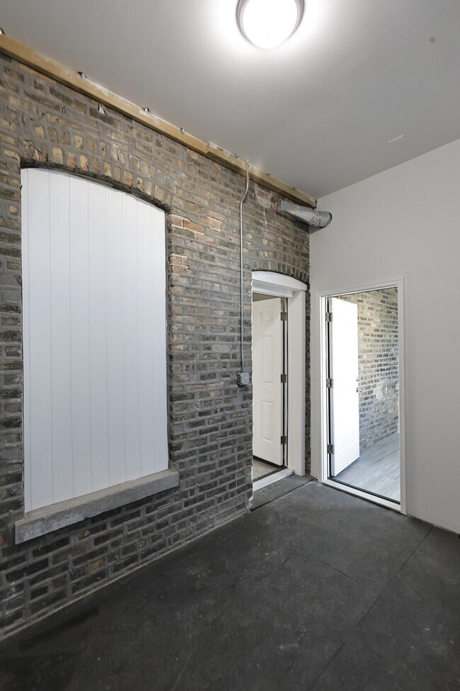 Building Photo - 3621 S Winchester Ave