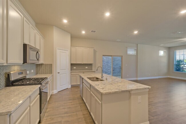 Building Photo - 7616 Redondo Dr
