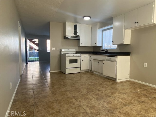 Building Photo - 1023 W 8th St