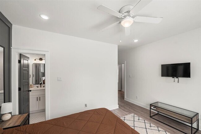 Building Photo - 7215 Tippett St