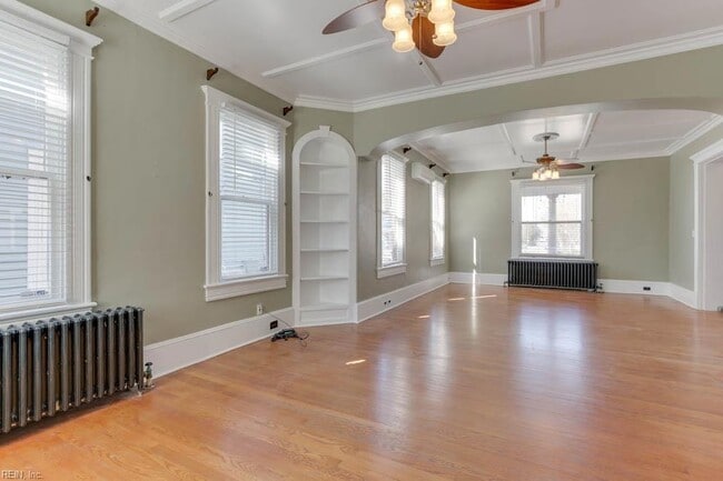 Building Photo - 1051 Naval Ave