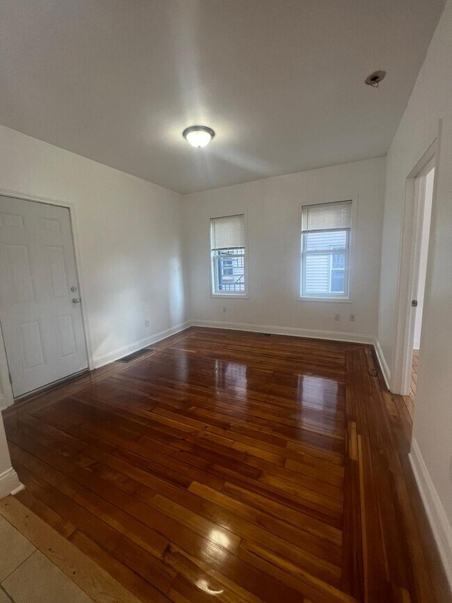 Primary Photo - Washington Investment LLC