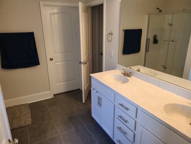 Building Photo - 3 Bedroom 2 bath home - The Landing at Mil...