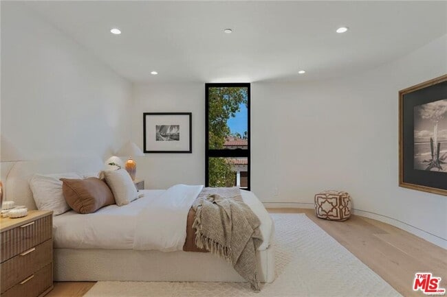 Building Photo - 4939 Petit Ave