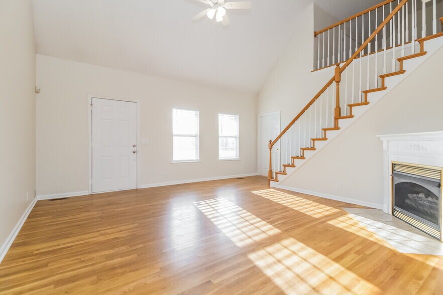 Building Photo - 3019 Overhill Ct