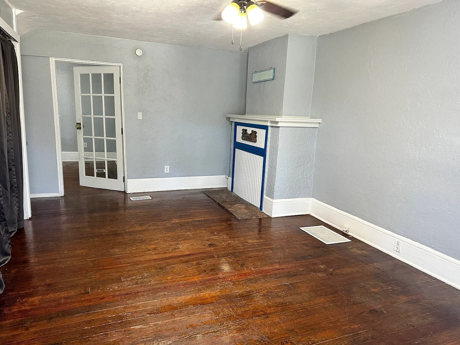 Building Photo - 827 N Oleander Ave