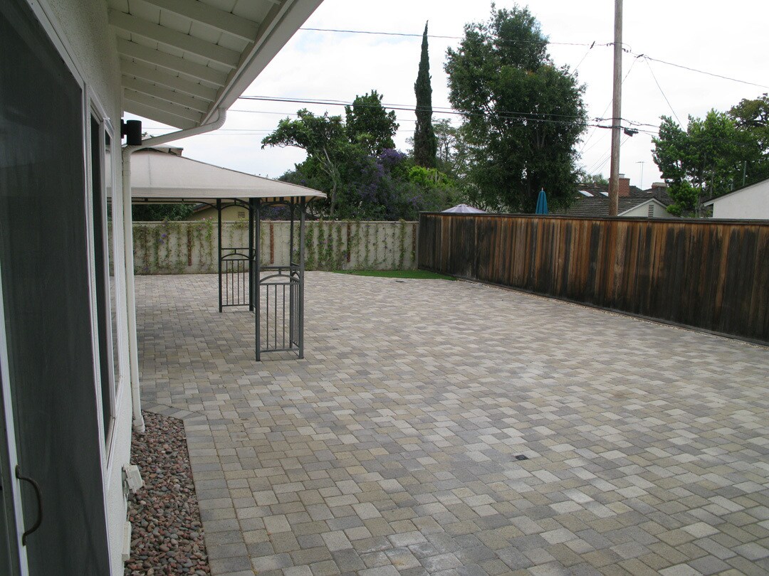 Building Photo - 5137 E Vista Hermosa St