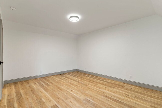 Building Photo - ONYX at 37th