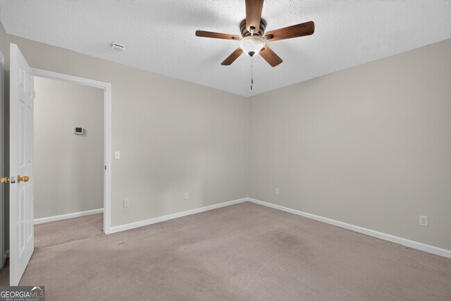 Building Photo - 129 Springbrook Dr