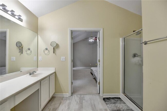 Building Photo - 2172 Woodbriar Dr