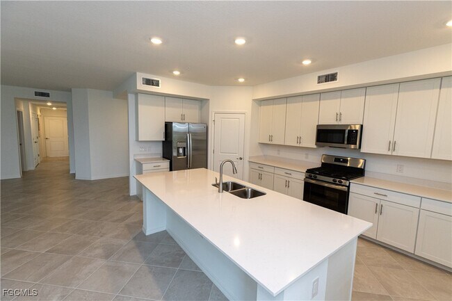 Building Photo - 16572 Kingwood Ln