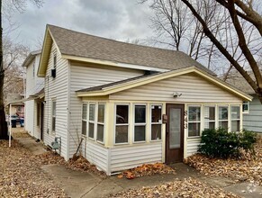 Building Photo - Remodeled Home near U of M! Must See 5BD/2...