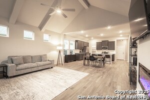 Building Photo - 1516 SPECHTS