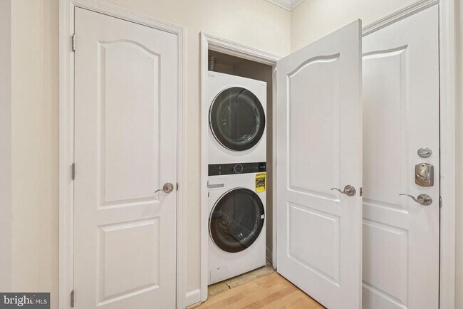 Building Photo - 1441 Rhode Island Ave NW