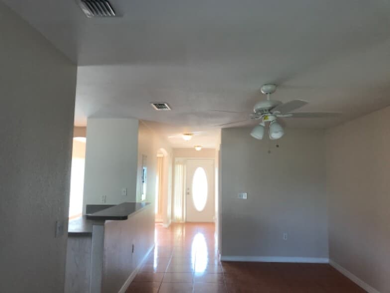 Building Photo - 622 Lemon St