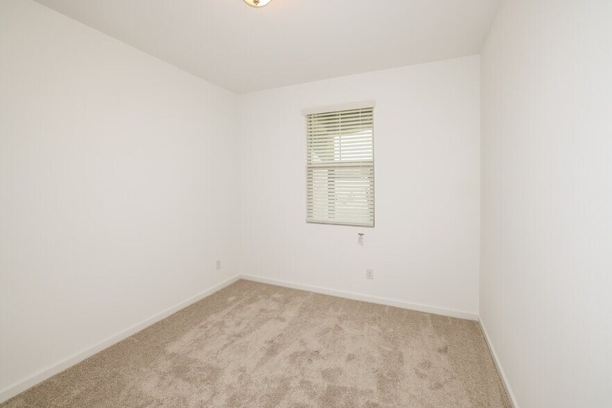 Building Photo - 4417 S 110th Ave