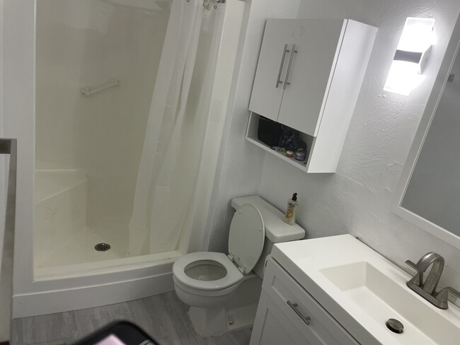 Master Bath & Shower - 13499 Biscayne Blvd