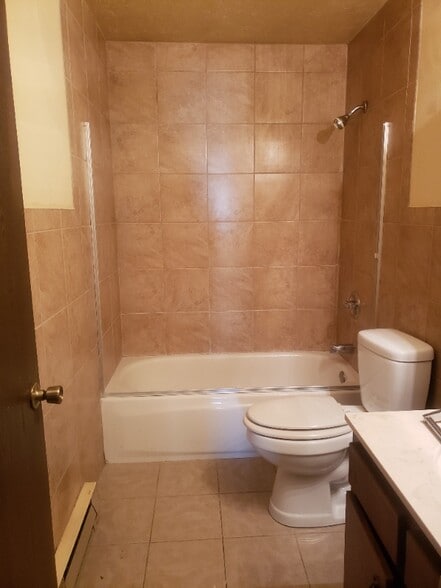 Building Photo - 776 Washington St N